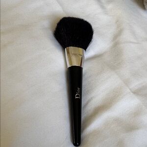 Dior Travel Makeup Brush- 💯 % Authentic